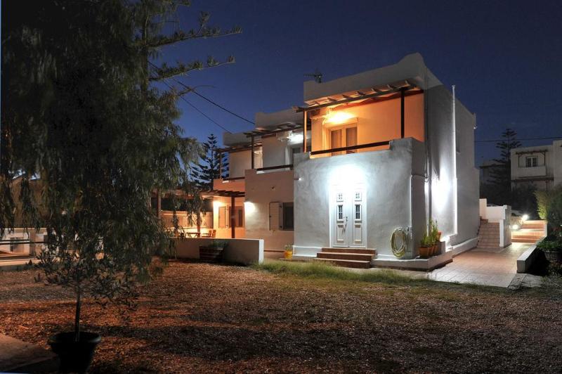 Finikas Studios Адамас Екстер'єр фото